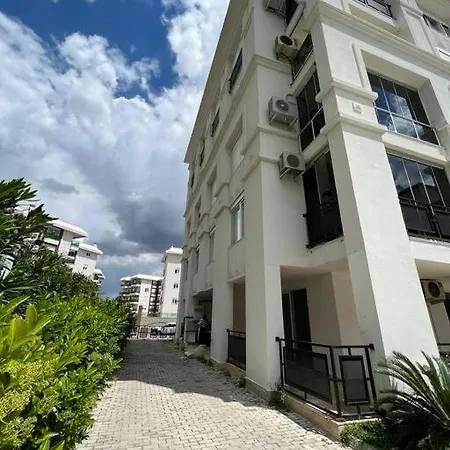 Konyaalti Sarisu 3+1 Dubleks Apartment